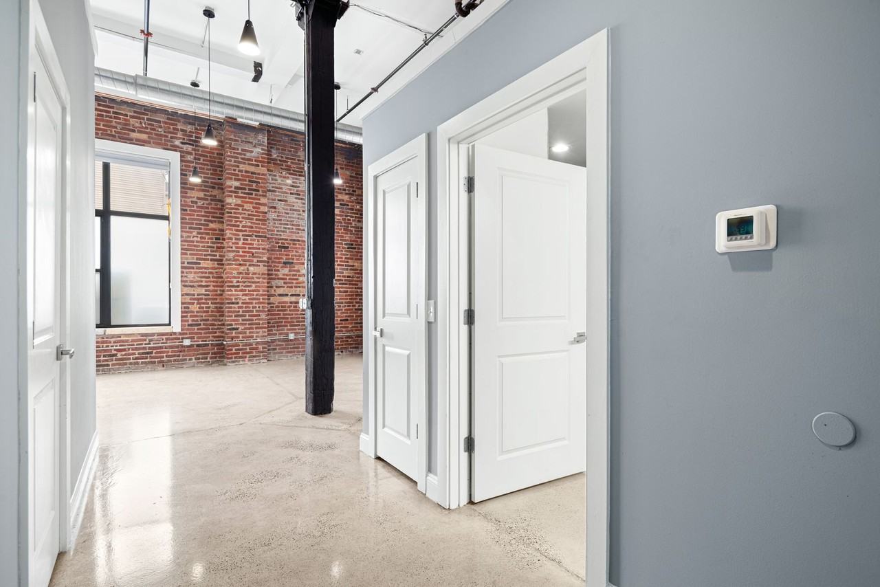 3421 Richmond Street - Photo 4 of 24