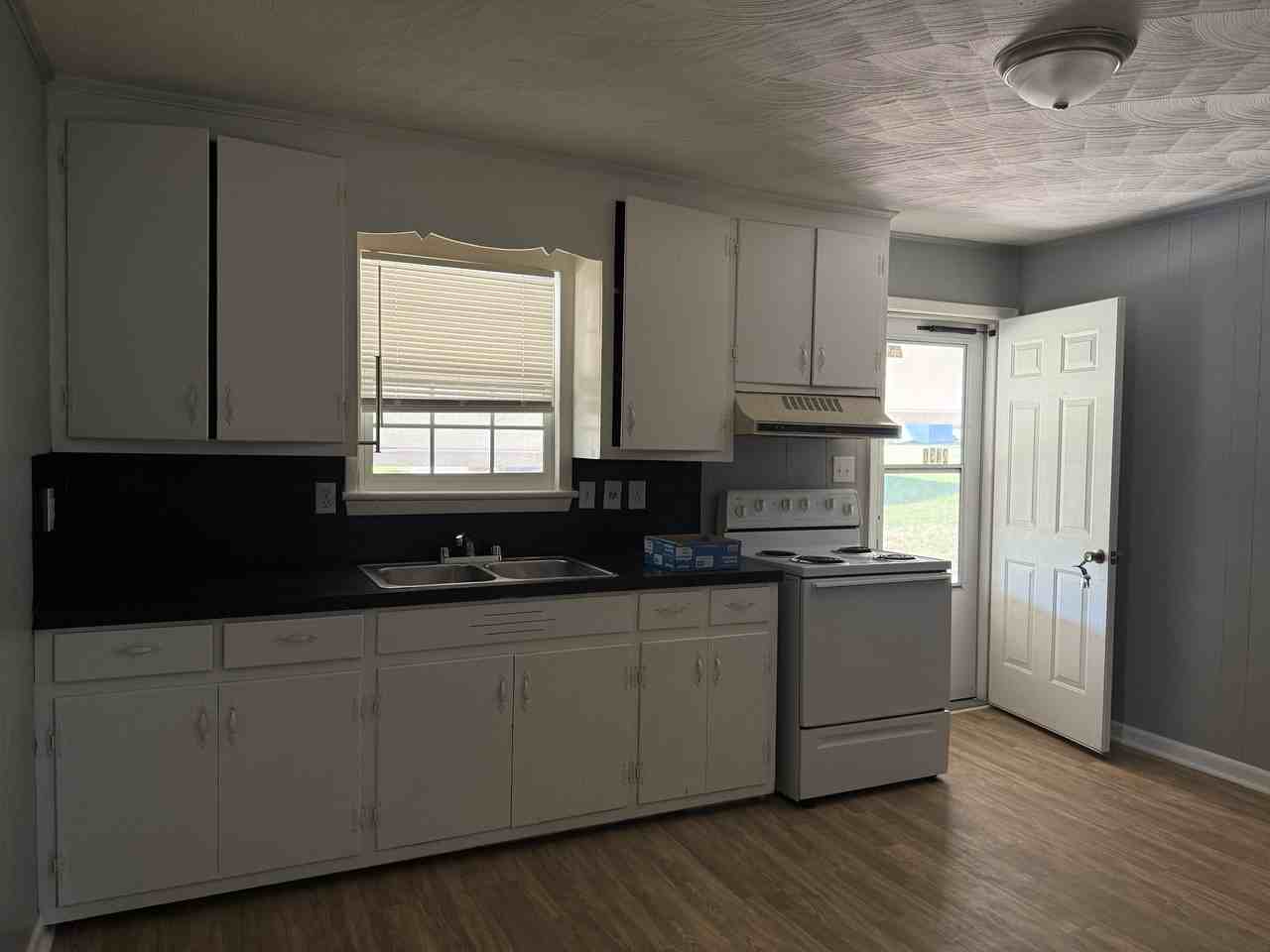 2430 Claremont Road - Photo 2 of 7