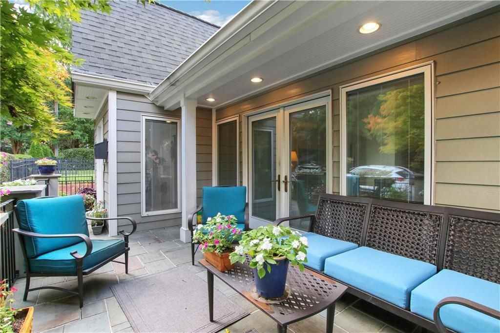 925 Highland Ter Ne - Photo 4 of 42