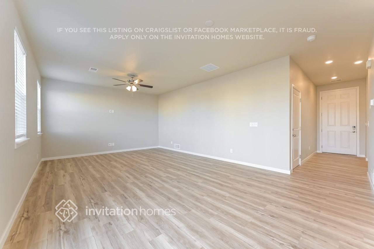 22875 E 47th Ave - Photo 4 of 18