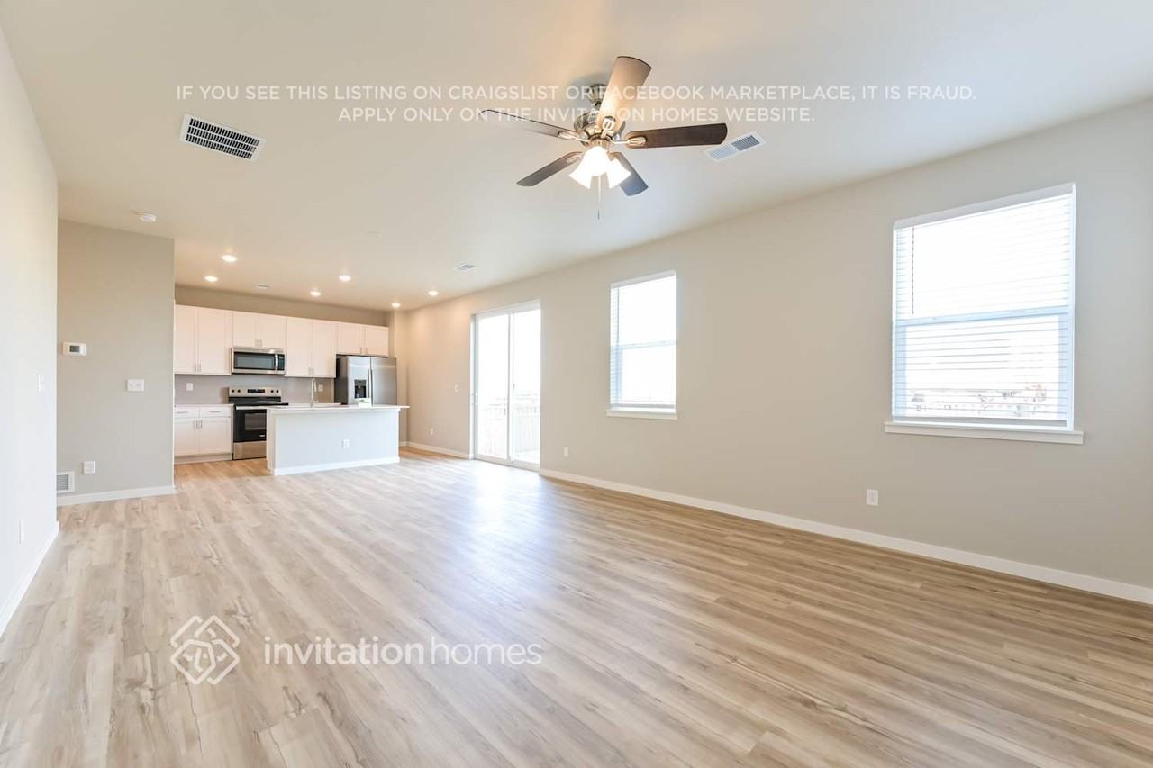 22875 E 47th Ave - Photo 5 of 18