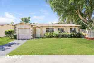 707 Sw 74th Ave - Photo 1 of 1