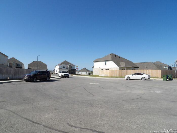 10506 Tawakoni Frk - Photo 2 of 38