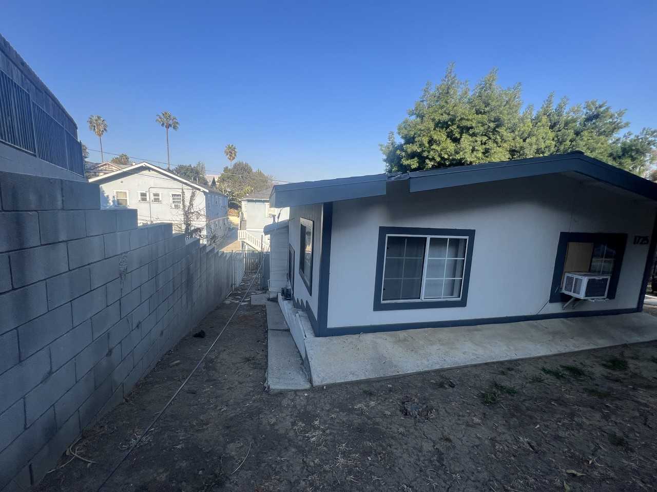 1725 Kent St #NA - Photo 2 of 13