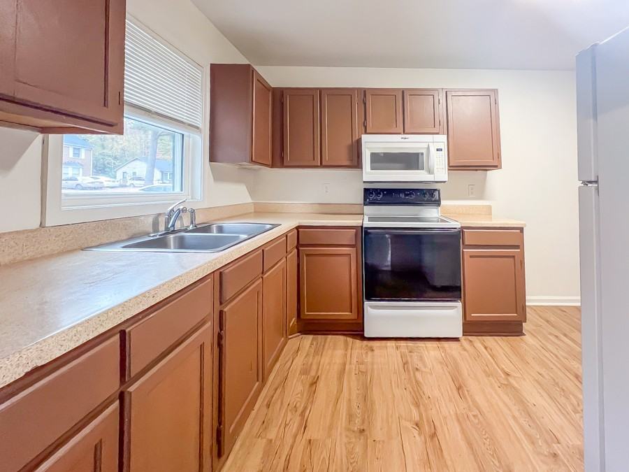 24 Fox Hill Dr #24 - Photo 2 of 21
