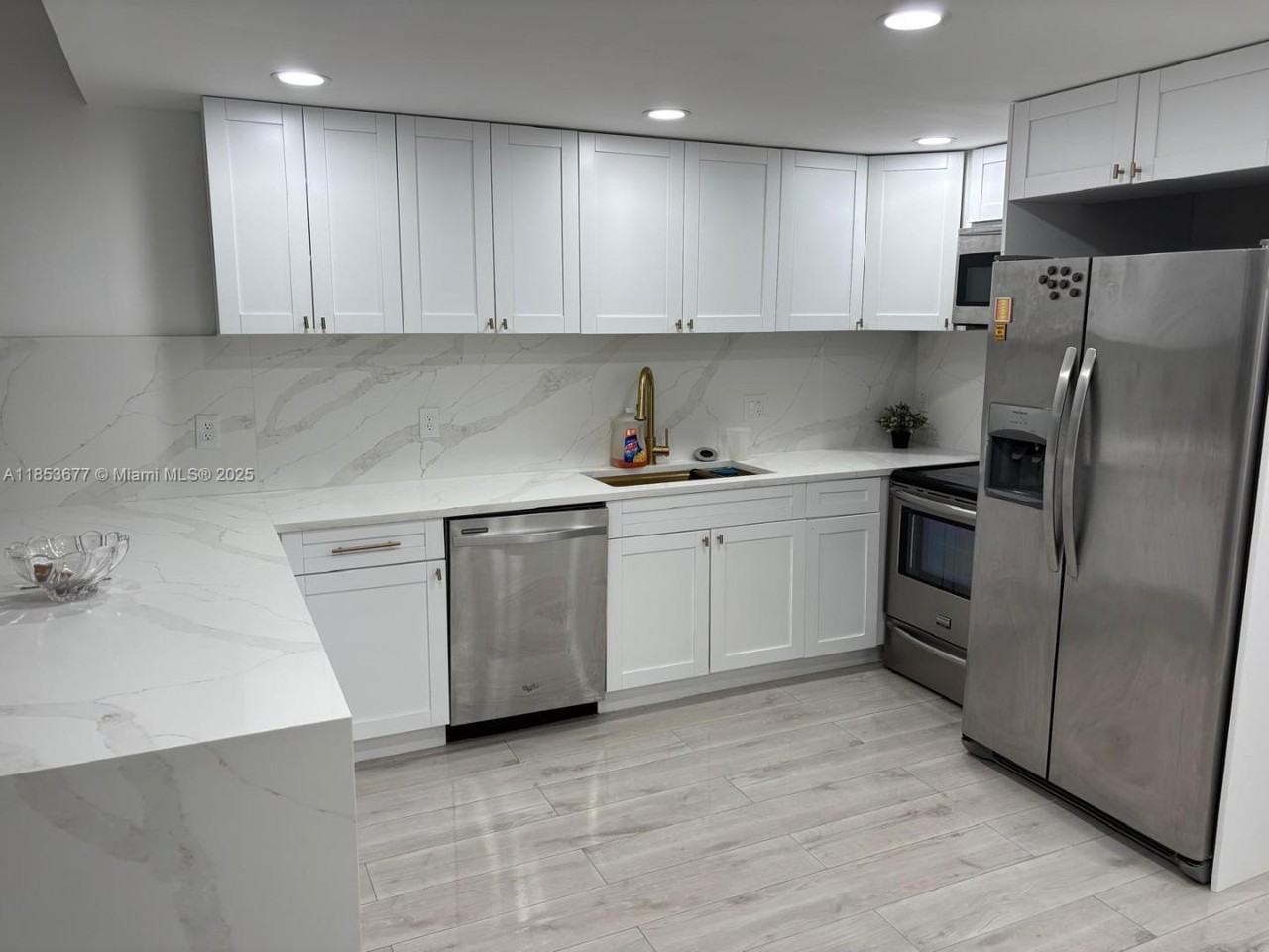 6886 Nw 166th Ter - Photo 3 of 20