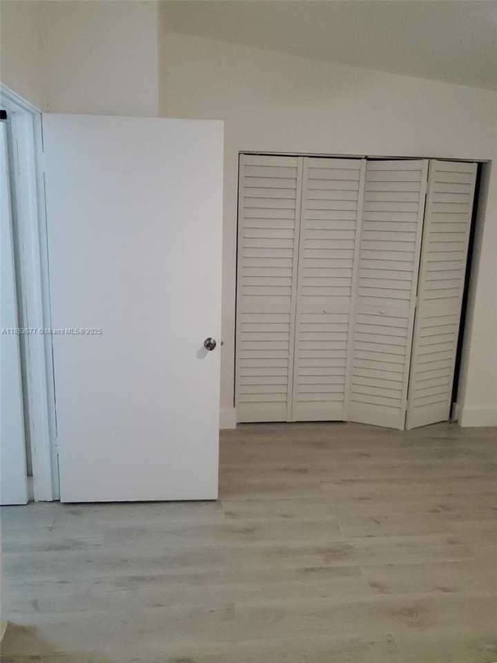 6886 Nw 166th Ter - Photo 6 of 20