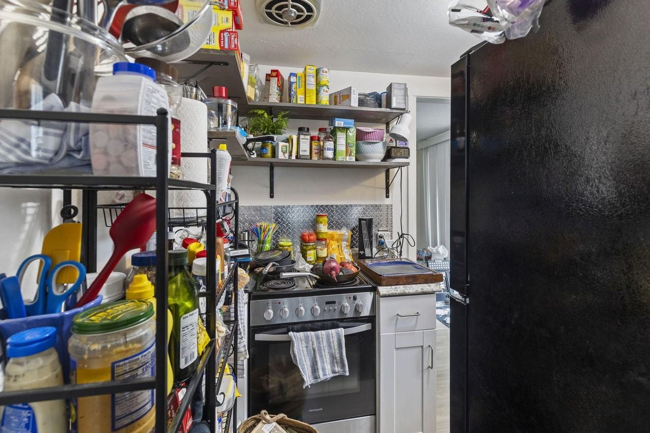 916 Northeast 11th Street #A - Photo 5 of 8