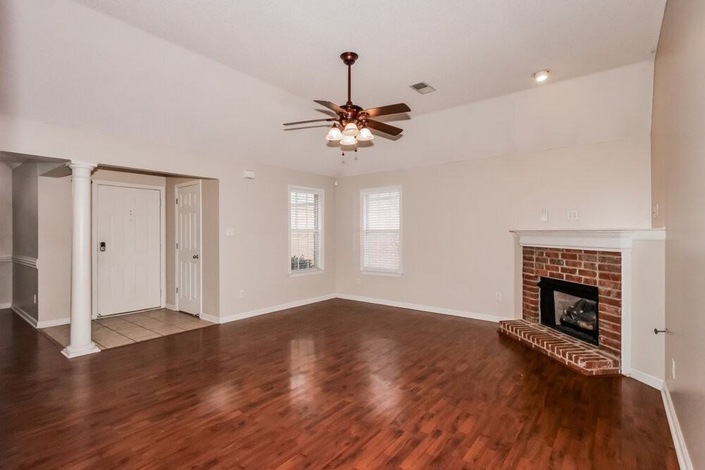 10255 Green Moss Dr S - Photo 4 of 16