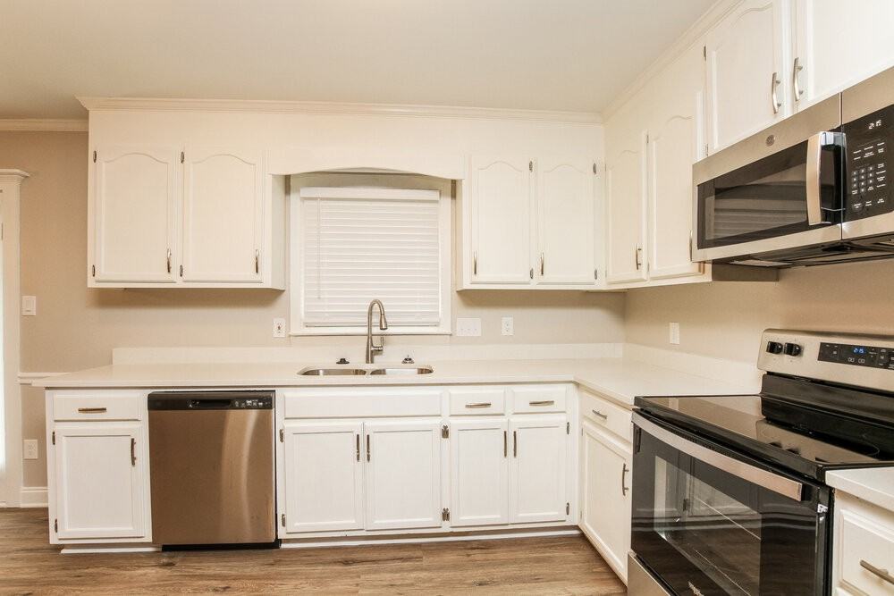 105 Interlaken Pl - Photo 7 of 16