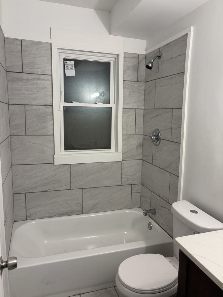 3242 Clairmount St #1stFL - Photo 4 of 4