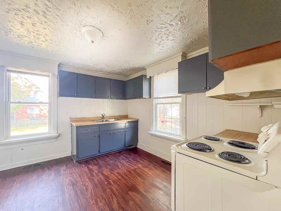 142 Windsor Ave #NA - Photo 5 of 20