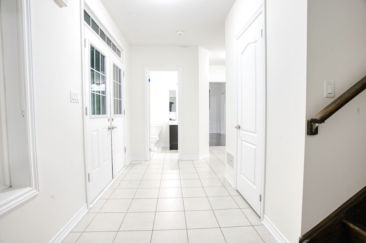 368 Remembrance Road - Photo 2 of 12