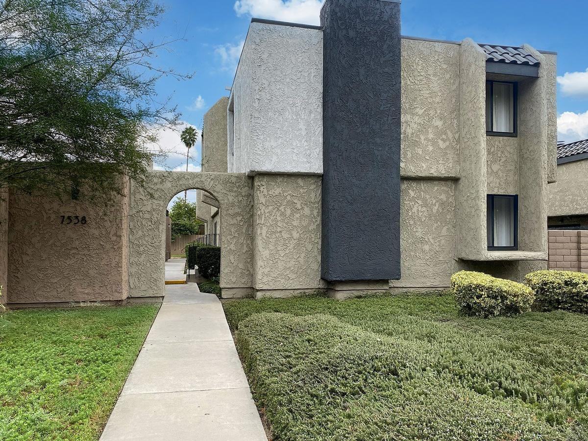 7594 Magnolia Ave - Photo 4 of 13