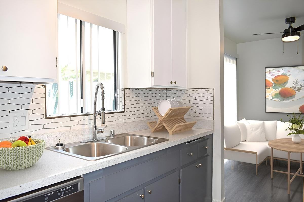 7594 Magnolia Ave - Photo 7 of 13