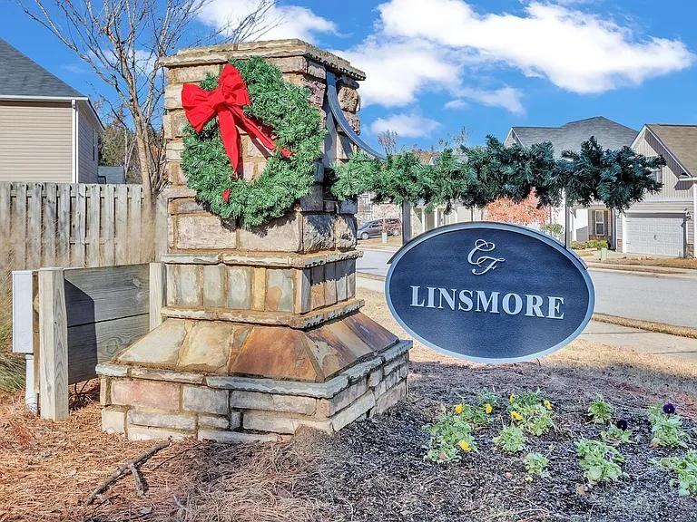 1042 Linsmore Ave - Photo 3 of 28