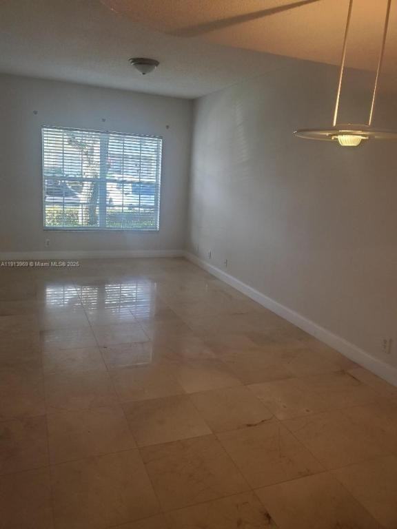 16645 Hemingway Drive - Photo 3 of 10