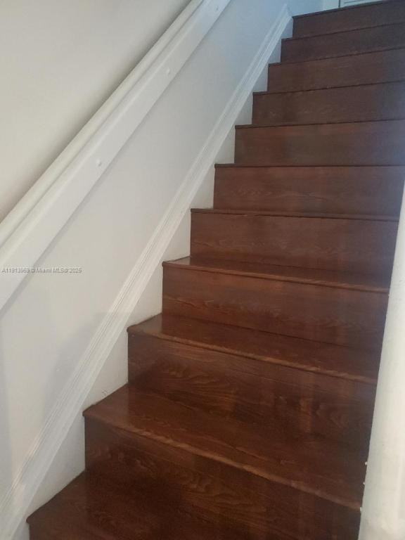 16645 Hemingway Drive - Photo 5 of 10