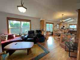 featured image of 4834 Southeast Kelly Street