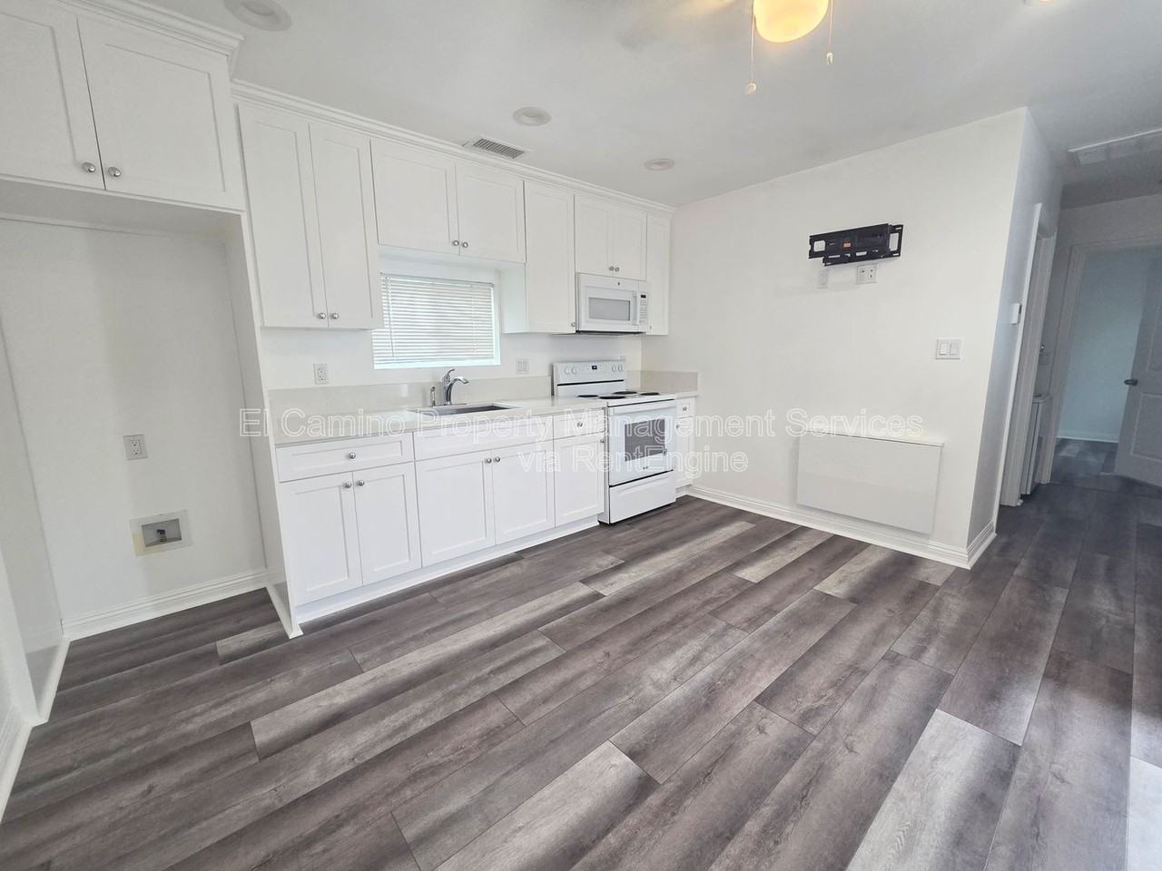 8145 San Carlos Ave #B - Photo 2 of 9