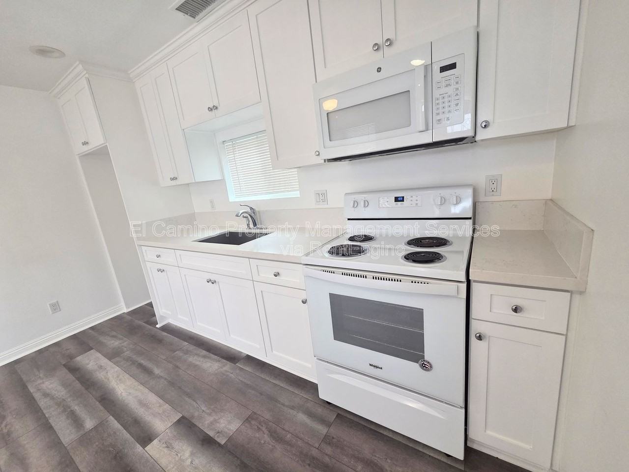 8145 San Carlos Ave #B - Photo 3 of 9