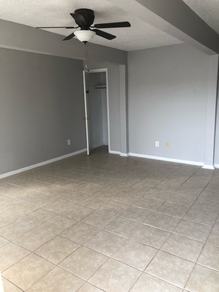 12006 Sugar Mill Cir Se #C - Photo 3 of 15