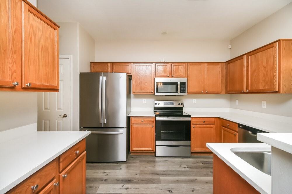 17320 W Caribbean Ln - Photo 6 of 16