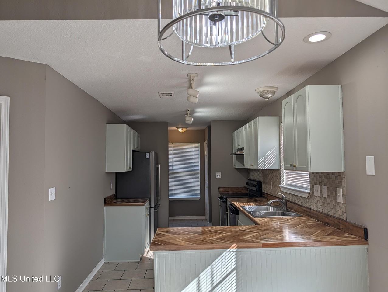 2206 21st Ave - Photo 3 of 17