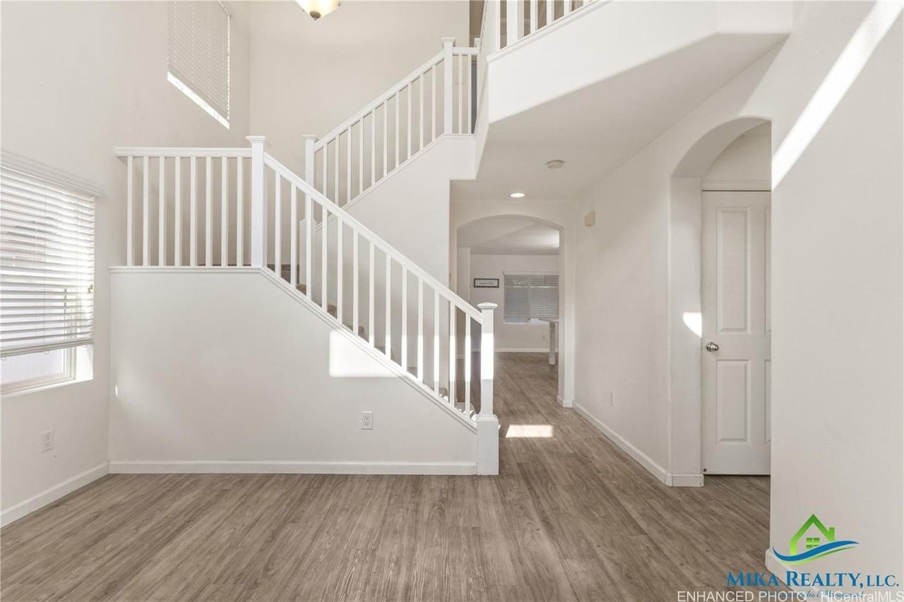 91-1018 Kaikala St - Photo 2 of 18