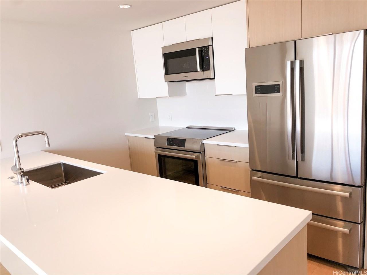 1001 Queen St #1303 - Photo 3 of 14