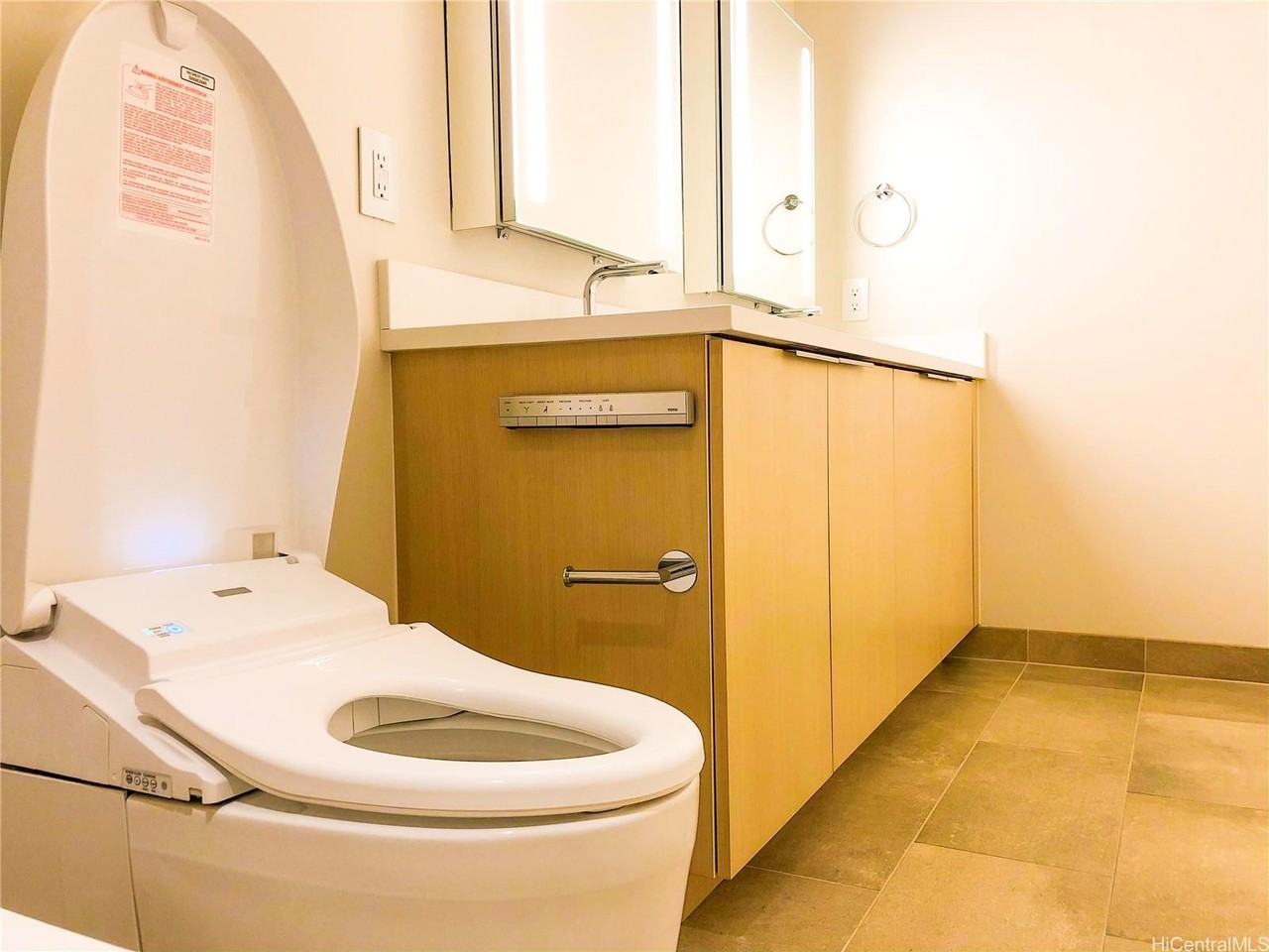 1001 Queen St #1303 - Photo 5 of 14