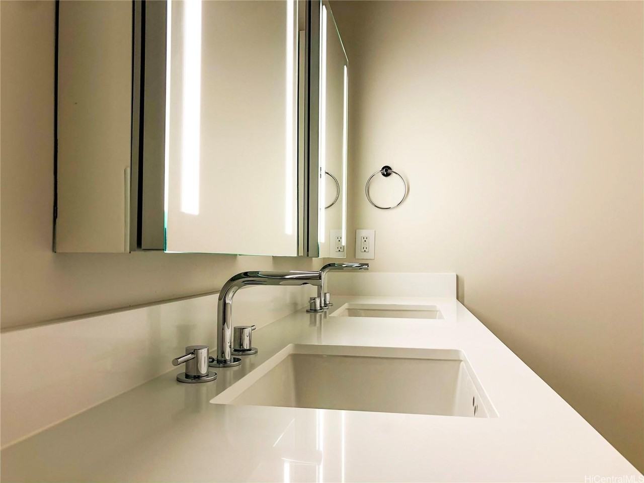 1001 Queen St #1303 - Photo 6 of 14