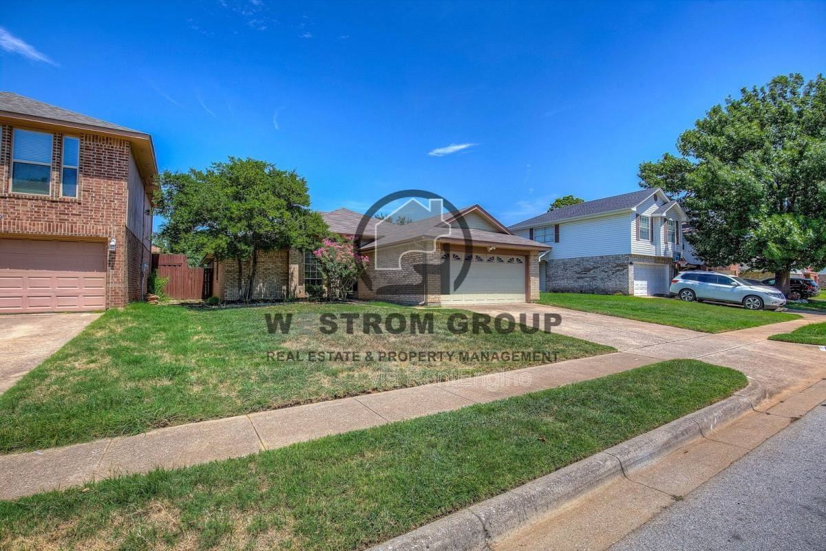 8533 Brushy Creek Trl - Photo 3 of 10