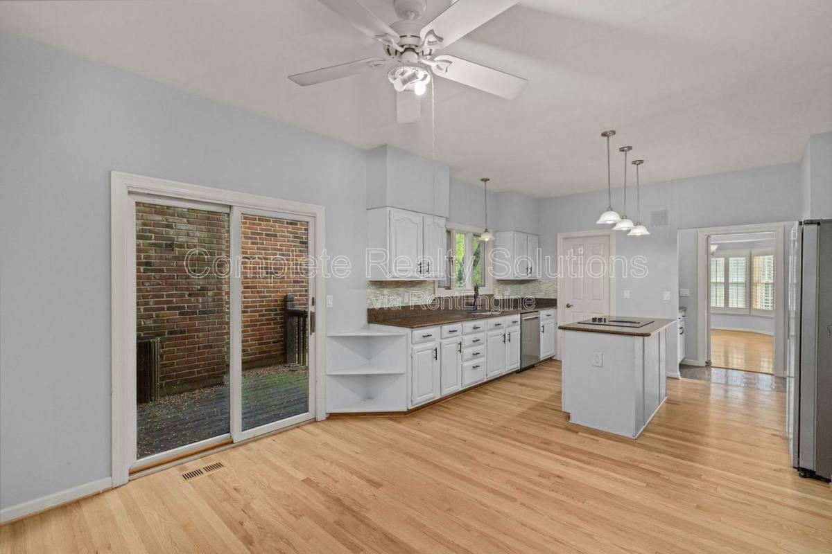 14637 Timberlake Manor Ct - Photo 3 of 10