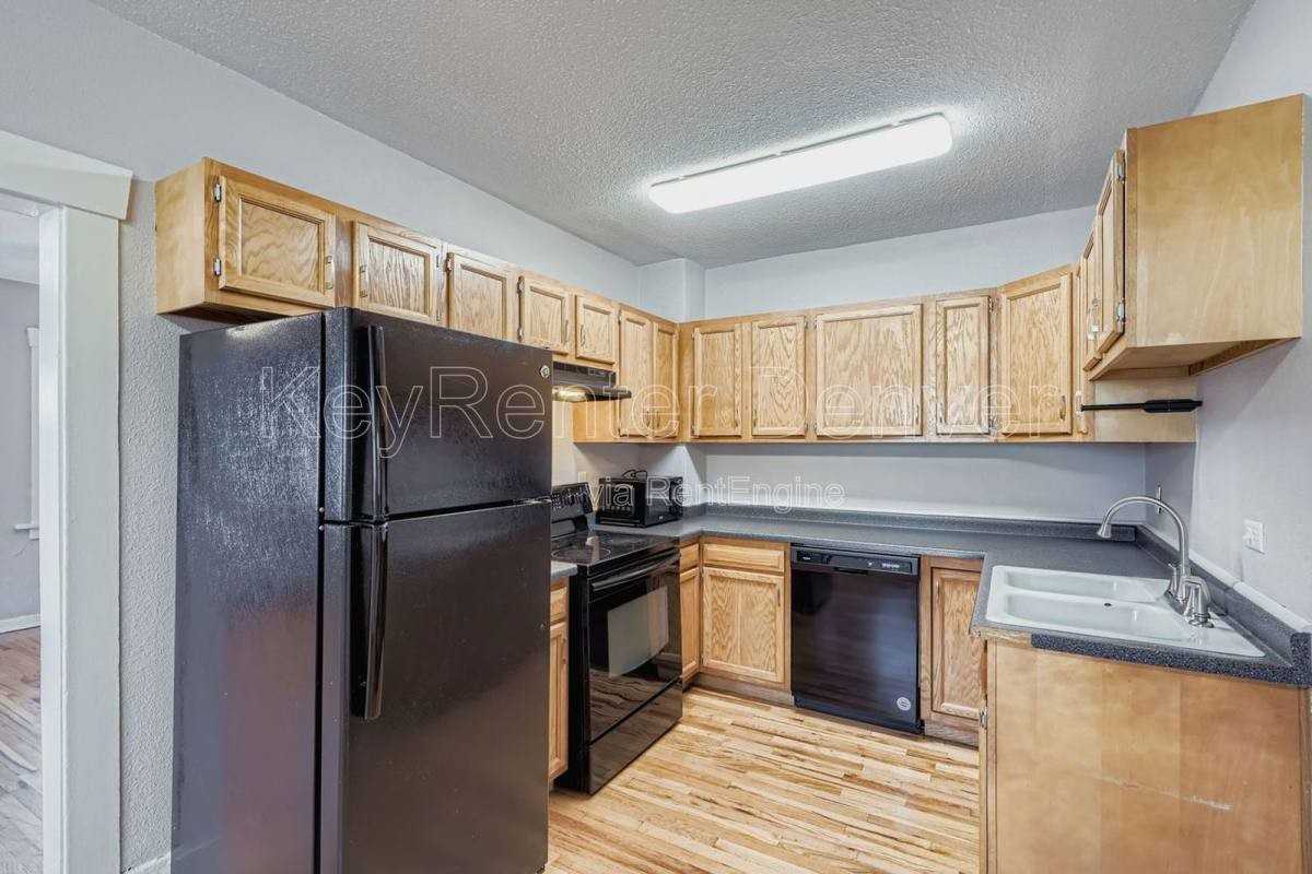 4195 Zenobia St - Photo 6 of 10