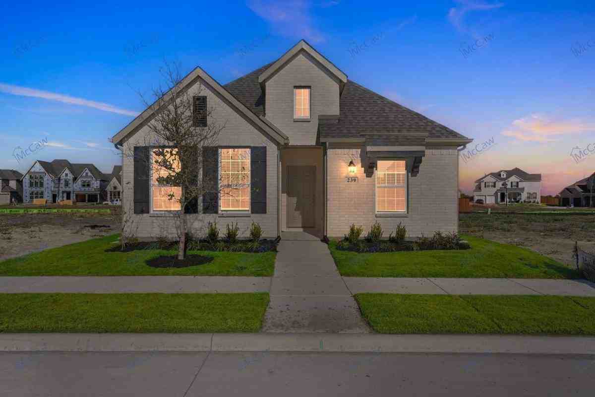 239 Golden Run Drive - Photo 2 of 10