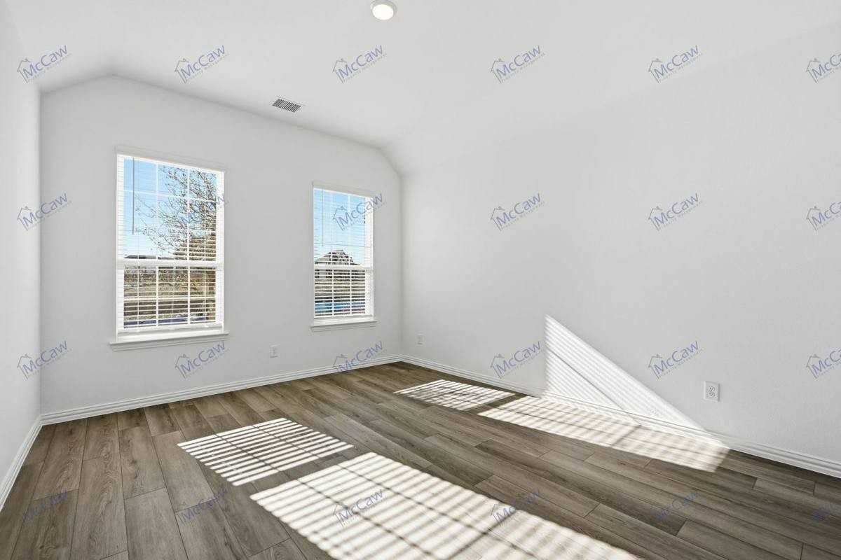 239 Golden Run Drive - Photo 4 of 10