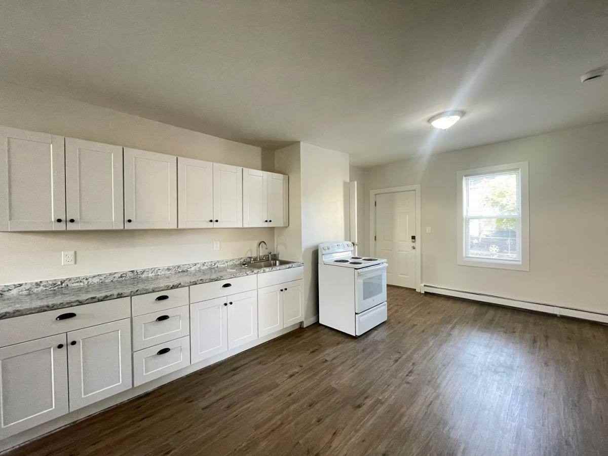 124 Beech St #1N - Photo 3 of 10