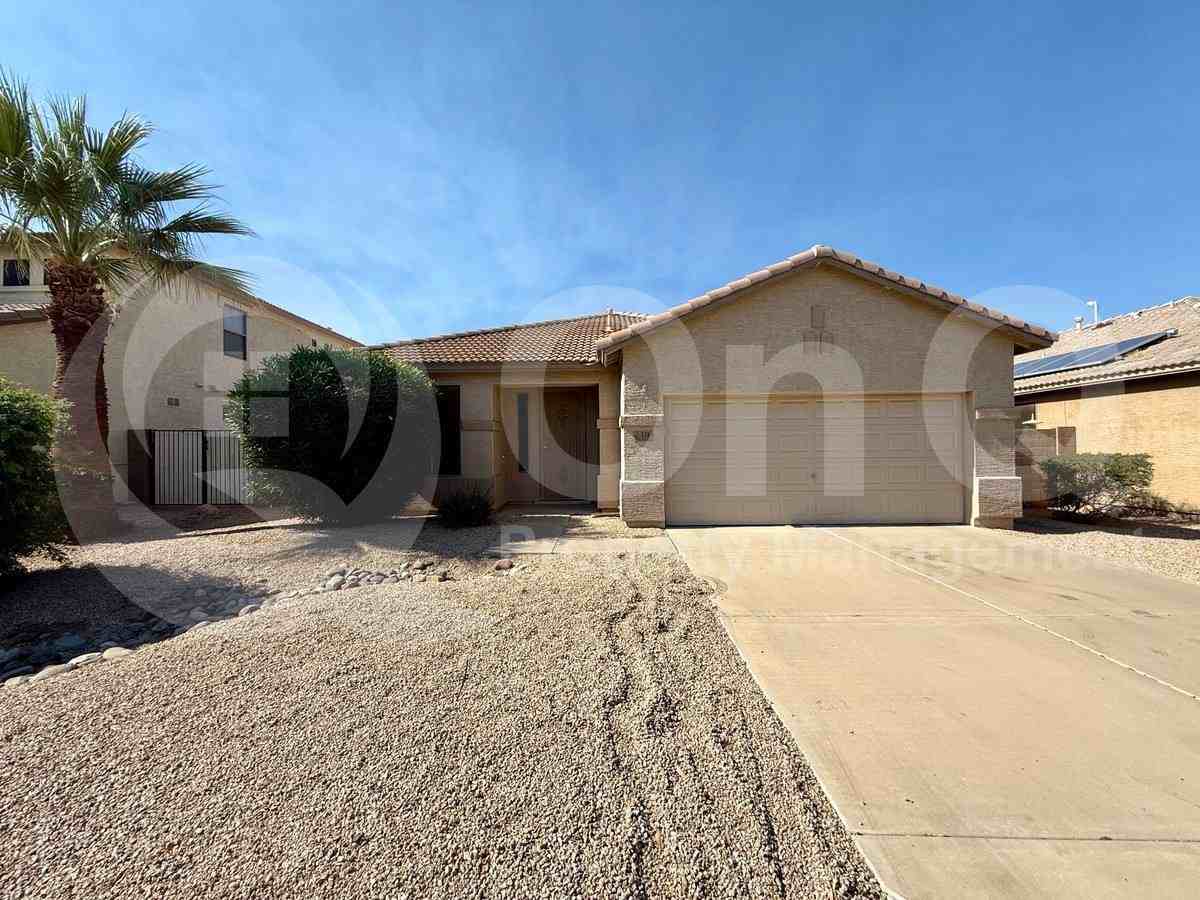 318 S 124th Ave - Photo 2 of 10