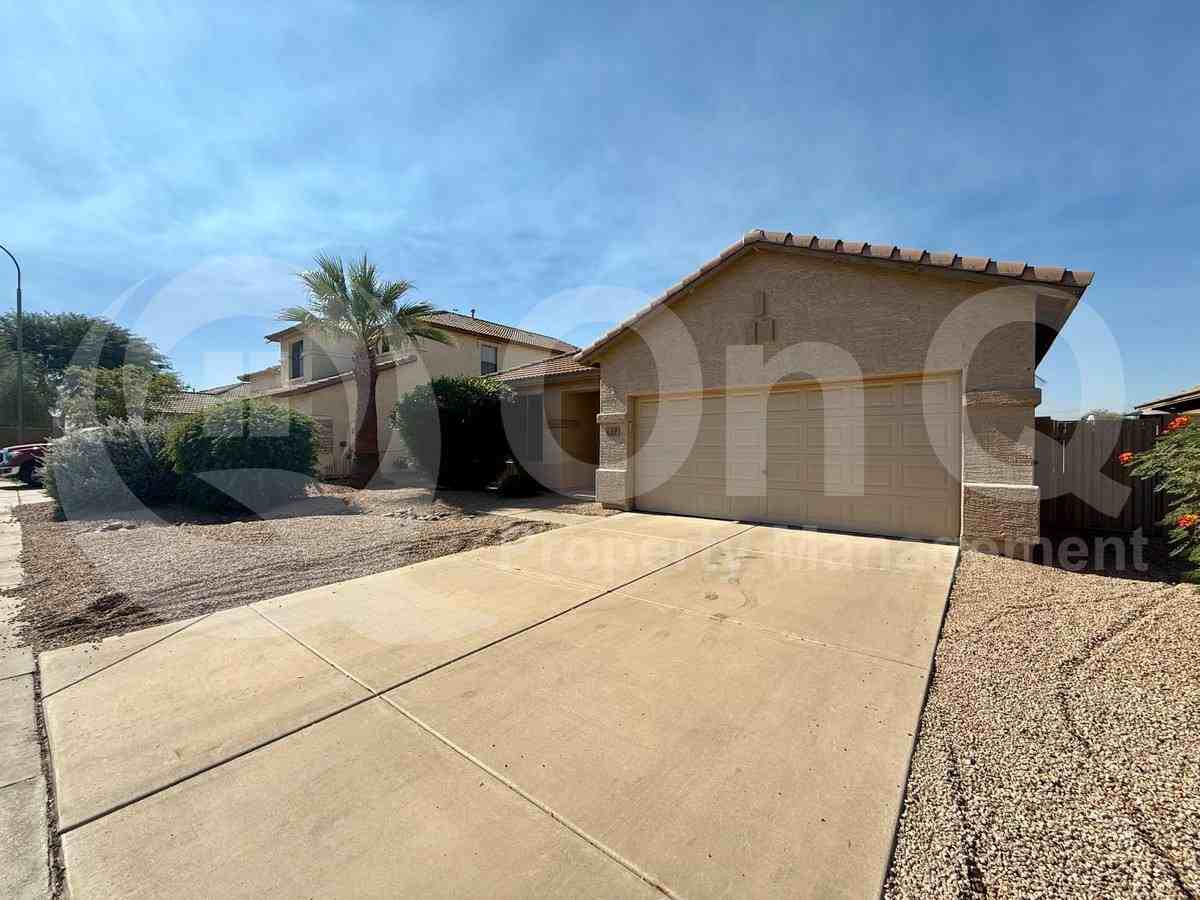 318 S 124th Ave - Photo 3 of 10