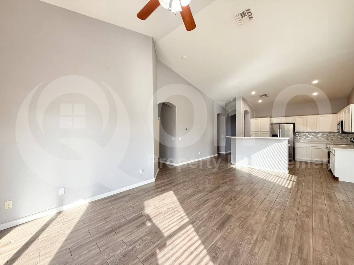 318 S 124th Ave - Photo 6 of 10