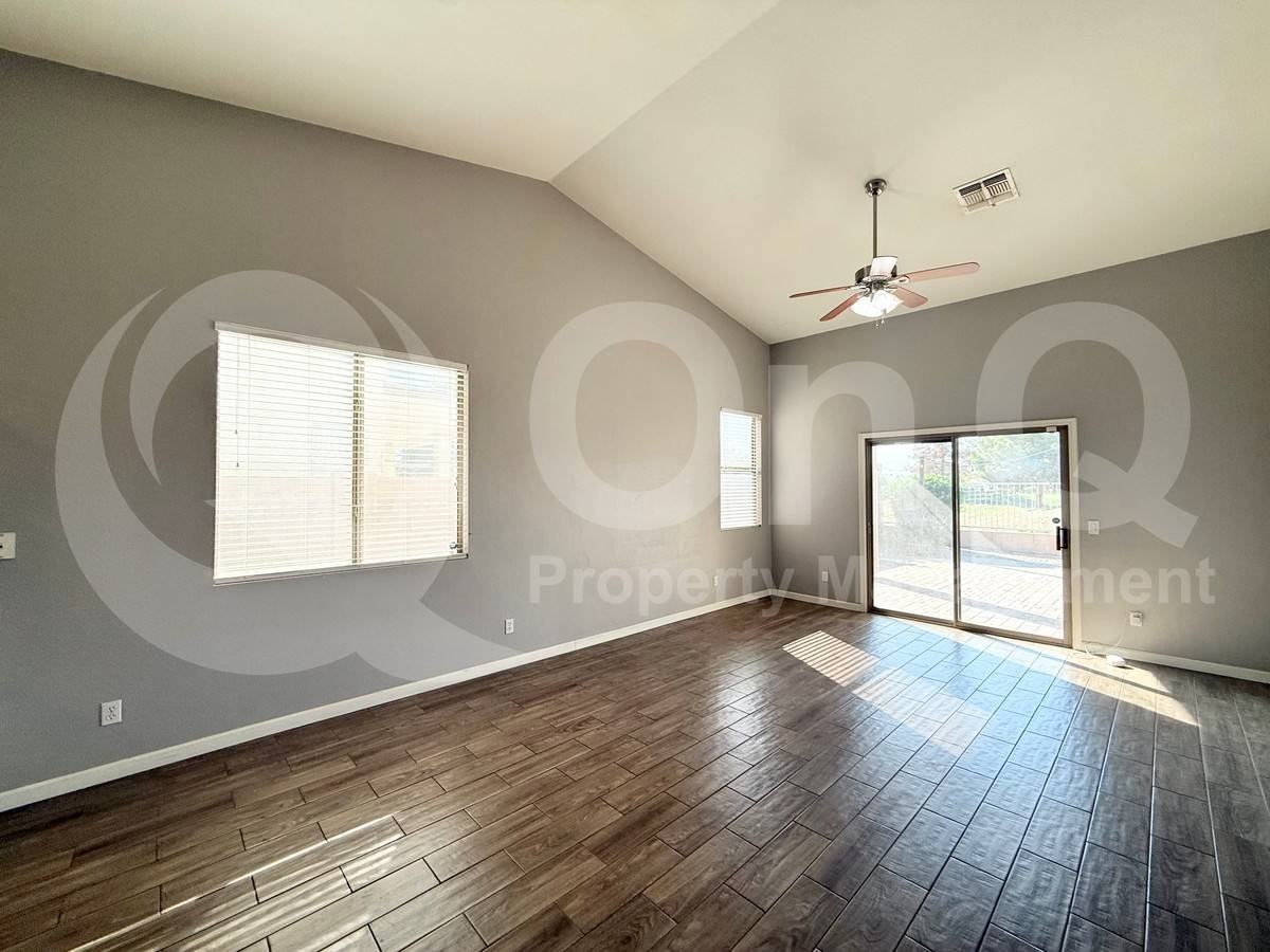 318 S 124th Ave - Photo 7 of 10