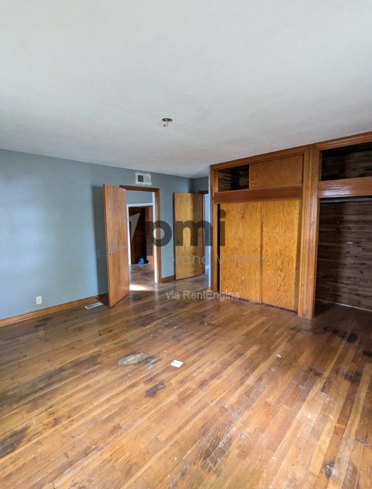 600 E Jefferson Ave - Photo 3 of 9