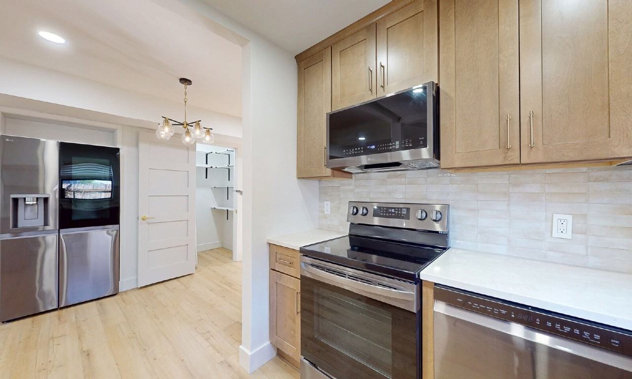 612 10th Avenue South - Photo 3 of 28