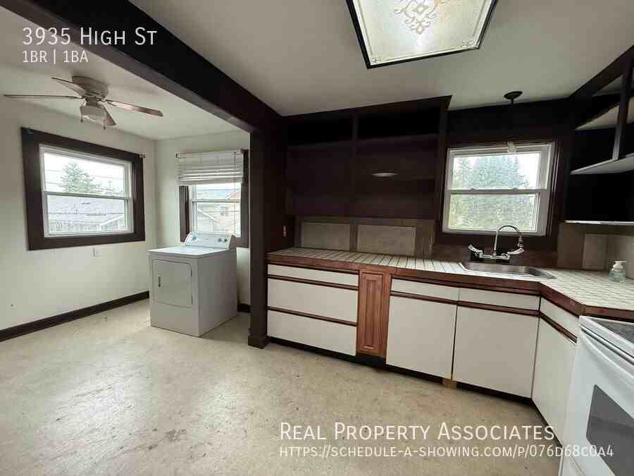 3935 High Street - Photo 7 of 14