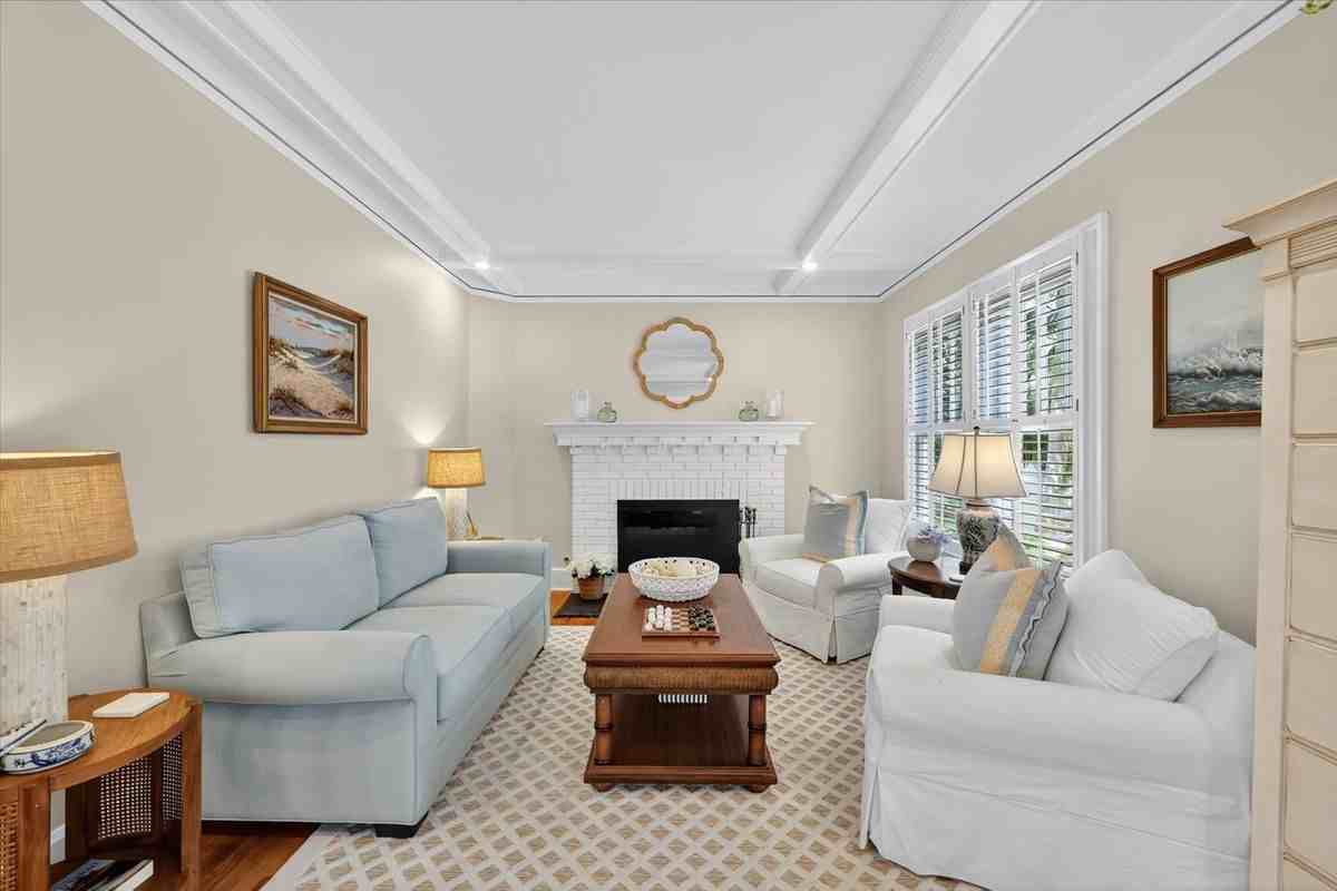 235 10th Ave N - Photo 6 of 35