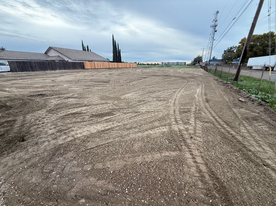 473 Downing Ave - Photo 2 of 6