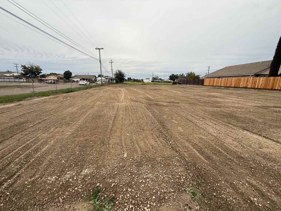 473 Downing Ave - Photo 3 of 6