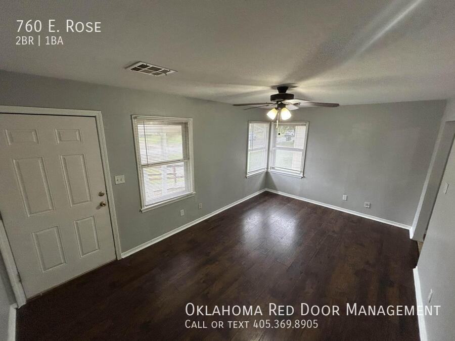 760 East Rose Drive - Photo 4 of 11