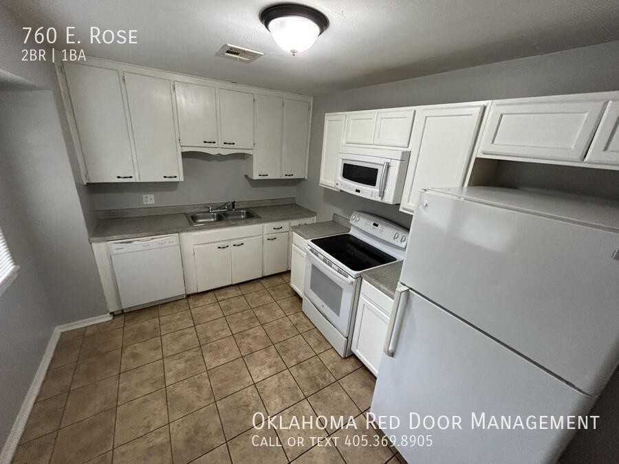 760 East Rose Drive - Photo 5 of 11